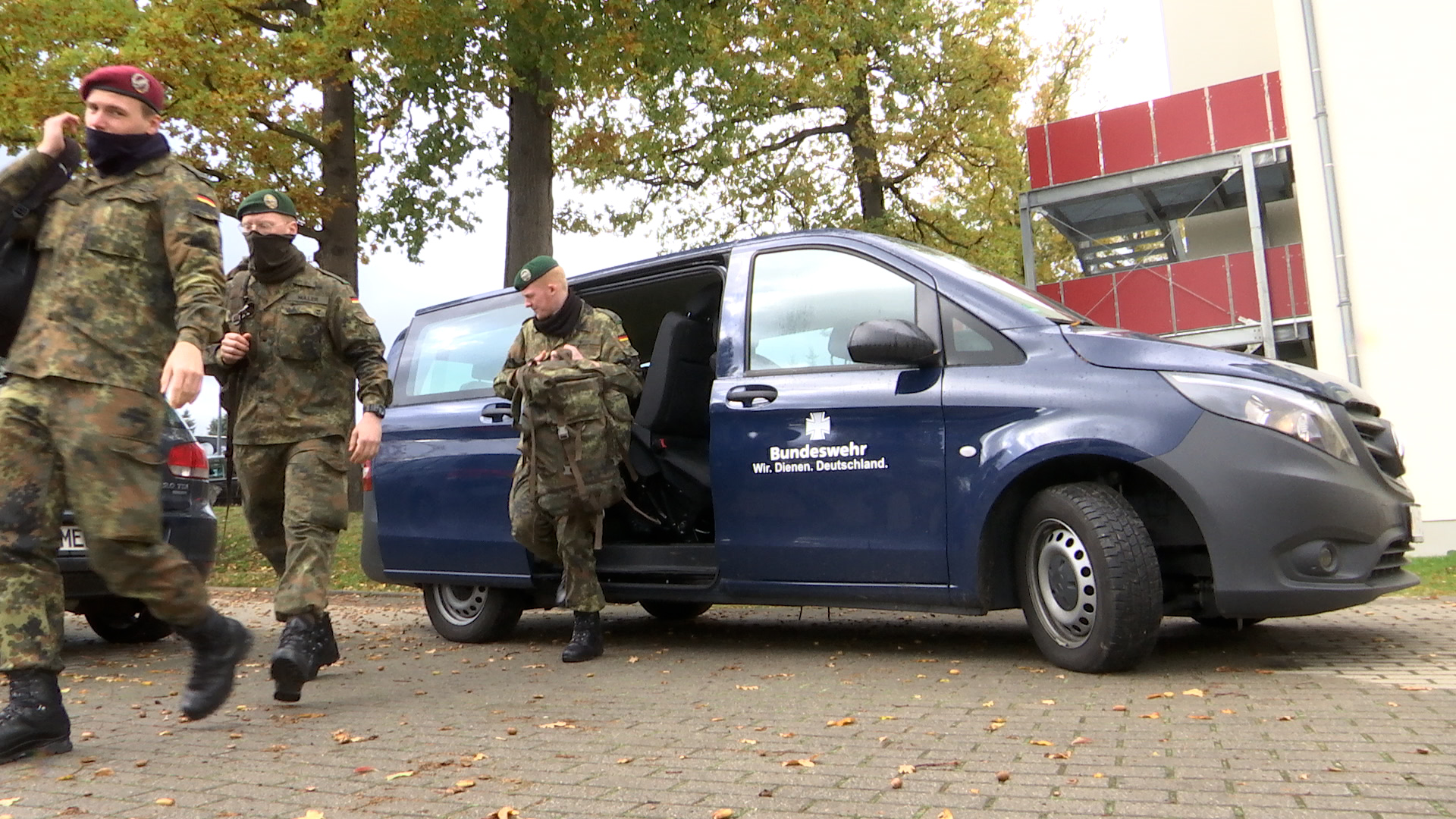 MEgional am 2. November 2020 mit Hilfe der Bundeswehr im Pflegeheim Lengefeld MEgional am 2. November 2020 mit Hilfe der Bundeswehr im Pflegeheim Lengefeld