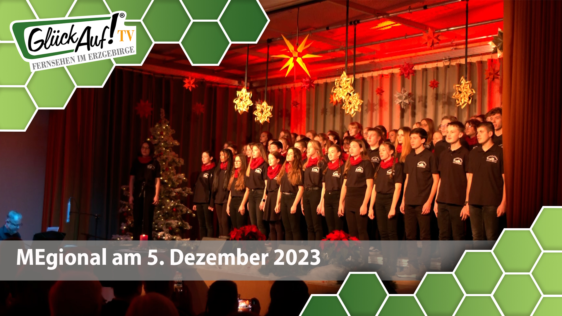 MEgional am 5. Dezember 2023 mit den Pyramiden anschieben im Gymnasium Olbernhau